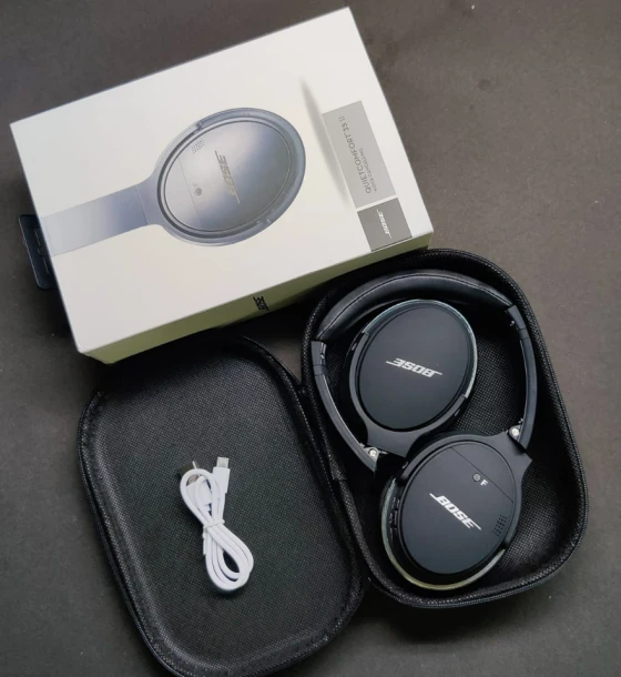 BOSE Quietcomfort Headphone first copy