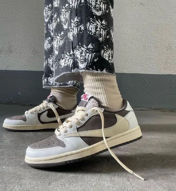 Jordan TRAVIS SCOTT Reverse MOCHA SHOES first copy