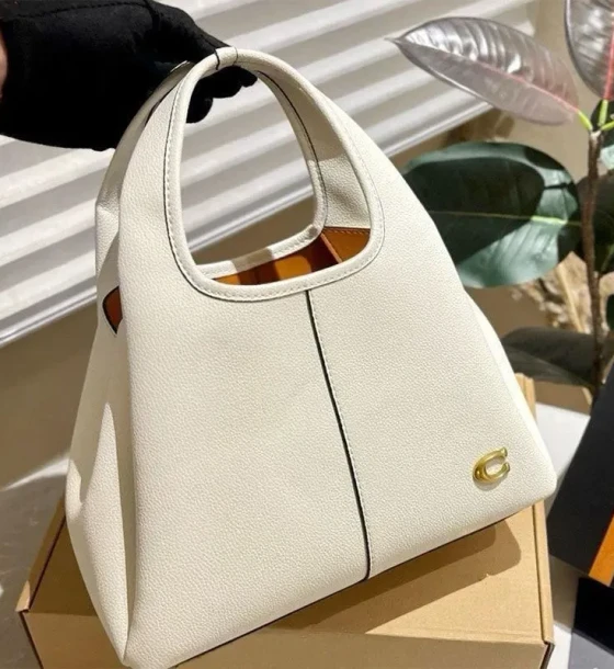 Coach Lana Beige Color Shoulder Bag (With Box) first copy